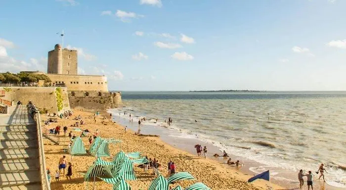 Coconning Proche De Fouras *